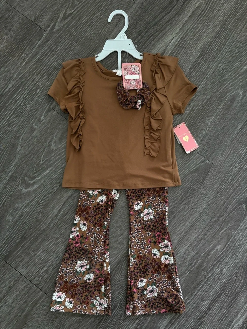 Girls Brown Ruffle Top with Floral Bell Bottoms Set Size 5 - Picture 1 of 5